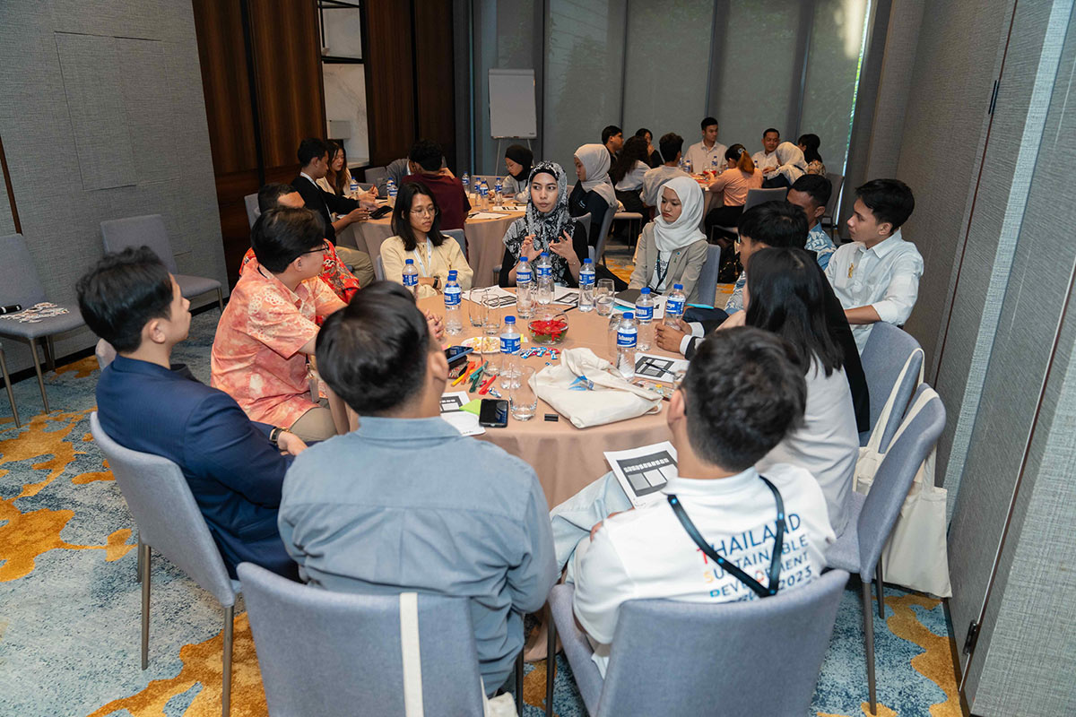 Attendees Participate in Alumni Led Workshops and Panels