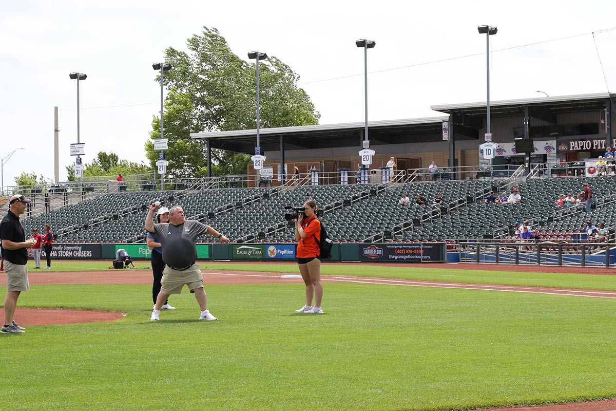 Scott Vlasek took to the mound for the game's first pitch. 