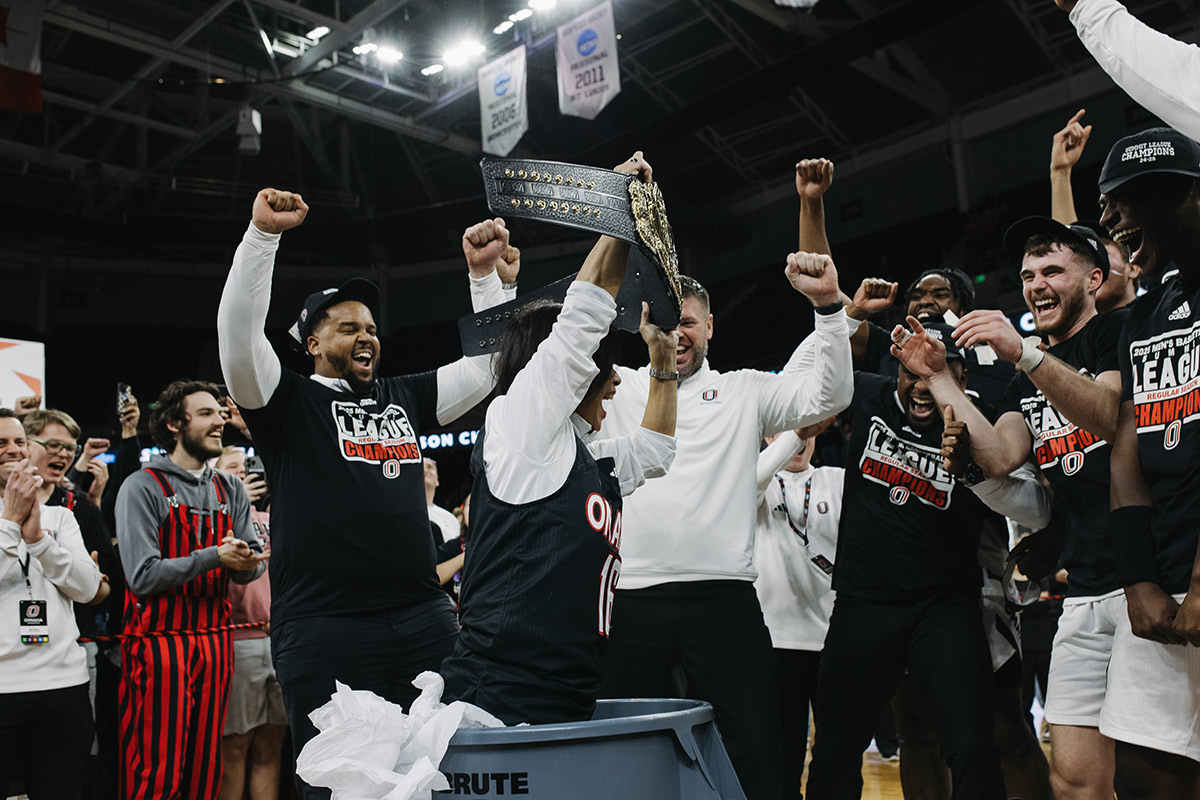 UNO Chancellor Joanne Li, Ph.D., CFA, joins the Omaha to celebrate its Summit League regular season championship. 